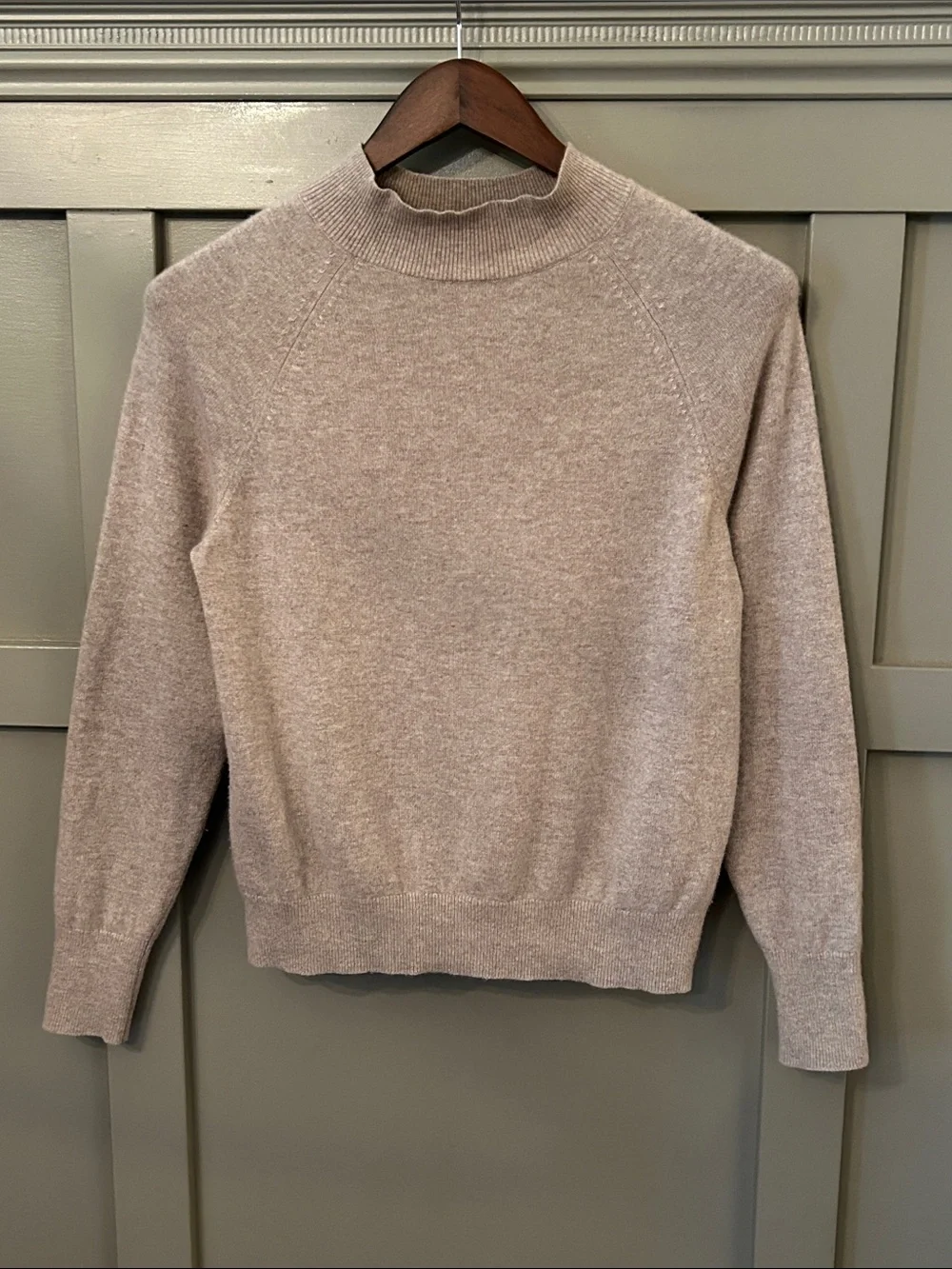 Everlane Cashmere Mock Neck Sweater in Oatmeal Beige Neutral Size Small